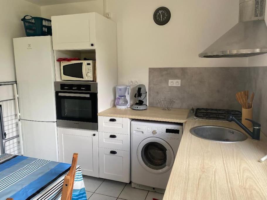 Petite Maison En Auvergne Giat Exterior foto