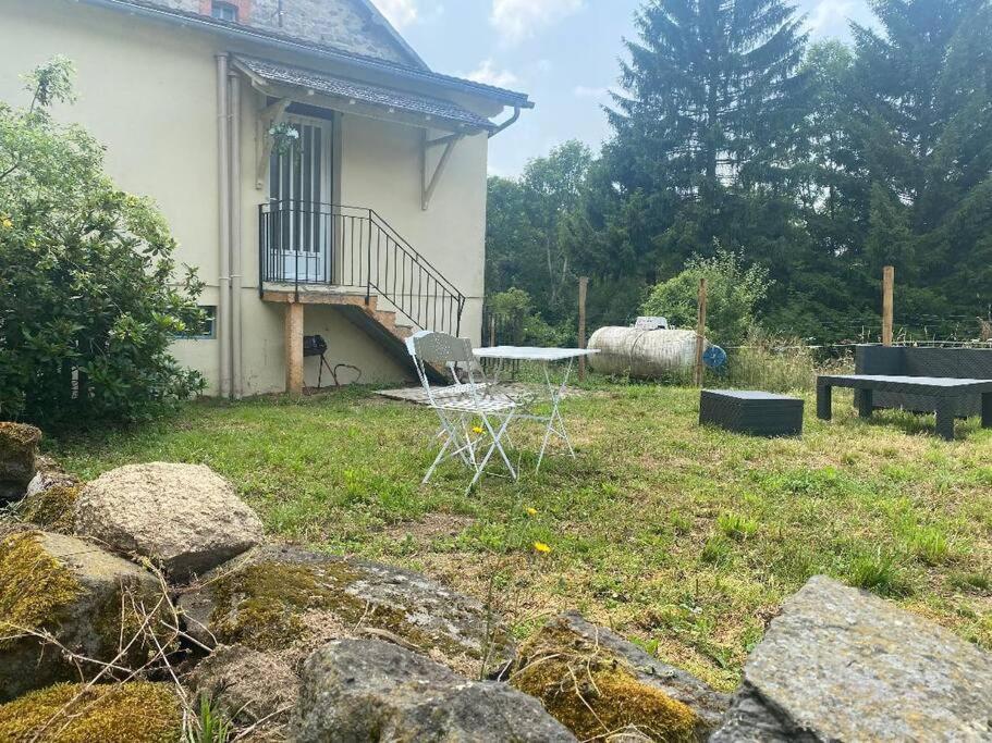 Petite Maison En Auvergne Giat Exterior foto